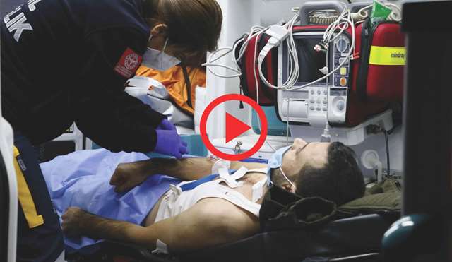 SEVGİLİLER EVDE BİRBİRİNİ BIÇAKLADI