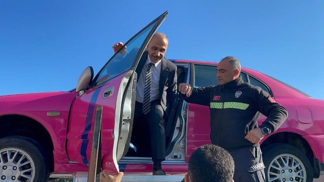 Adana Emniyet Müdürü İnci, simülasyon aracında kaza deneyimi yaşadı