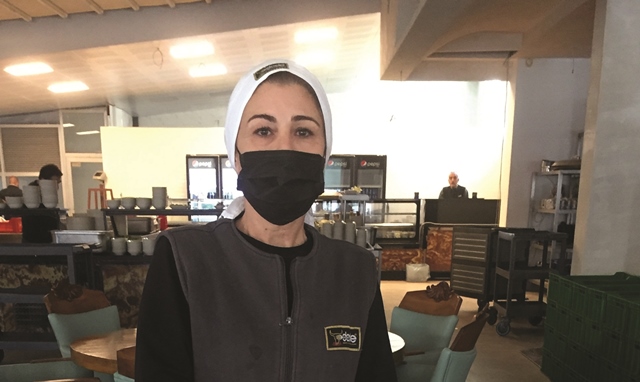 Temizlik görevlisi kadından insanlık dersi