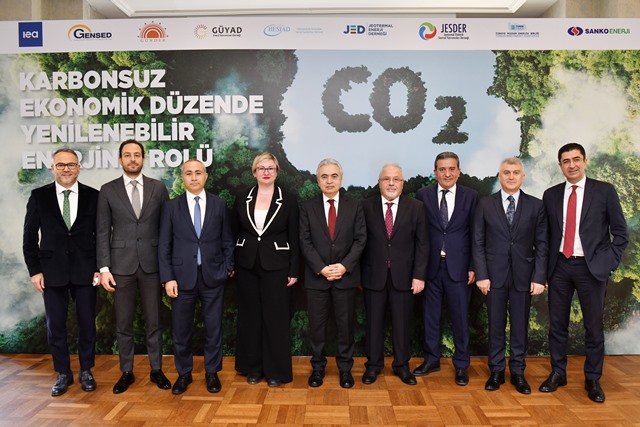 Karbonsuz Ekonomik Düzende Yenilenebilir Enerjinin Rolü Tartışıldı
