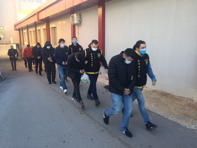 DOLANDIRICI ÇETESİNE 18 TUTUKLAMA