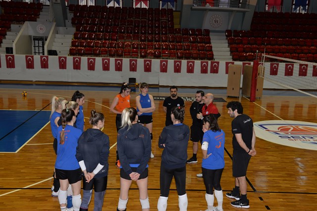 Çukurova Belediyespor Antrenörü Uysal: “Hedefimiz Sultanlar Ligi”