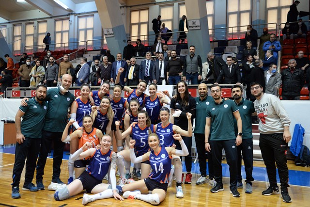 ÇUKUROVA’NIN SULTANLARI VAKIFBANK’I RAHAT GEÇTİ: 3-0