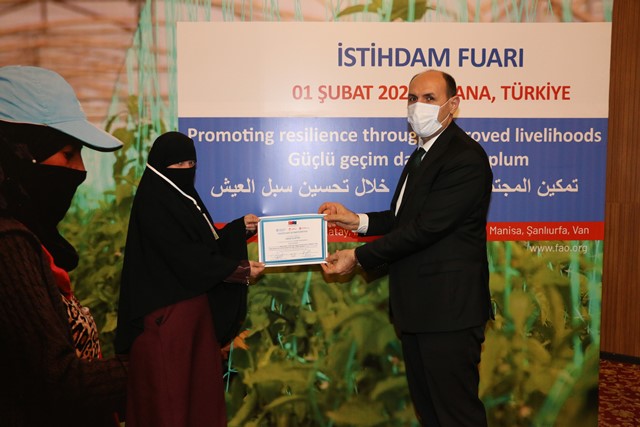 SURİYELİ MÜLTECİLER MESLEK SAHİBİ OLDU