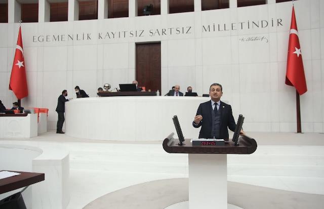 ÜZÜMÜ YİYORLAR, AMBALAJI ÇÖP OLARAK ÜLKEYE GÖNDERİYORLAR