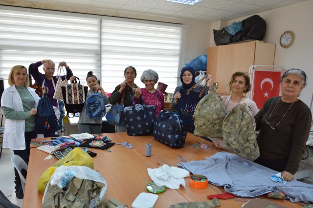 ÇUKUROVALI KADINLAR GERİ DÖNÜŞÜMDEN KAZANIYOR