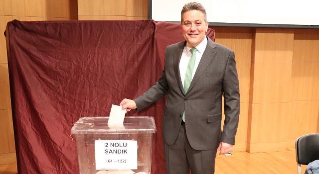 AKAMİB’DE KILIÇER GÜVEN TAZELEDİ