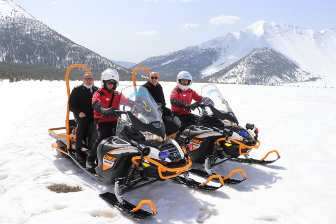 ELMALI BOĞAZINDA SNOWBOARD ŞOVU