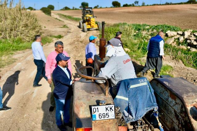 SARIÇAM’DA TARLA YOLLARI YENİLENİYOR