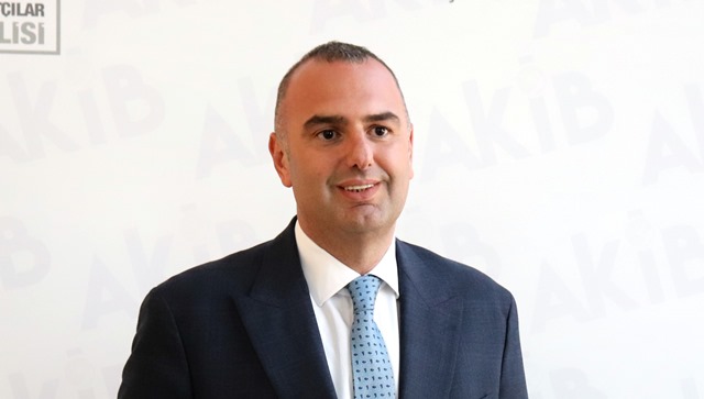 AKDENİZLİ YAŞ MEYVE SEBZE İHRACATÇILARININ YENİ BAŞKANI FERHAT GÜRÜZ