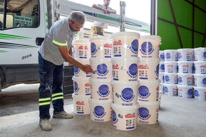 SEYHAN BOYA ÜRETİYOR OKULLAR RENKLENİYOR