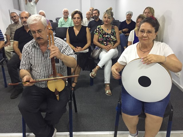 MUHTARIN EMEKLİLER KOROSU