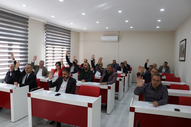 POZANTI BELEDİYE MECLİSİ GREYDER İÇİN OLAĞANÜSTÜ TOPLANDI