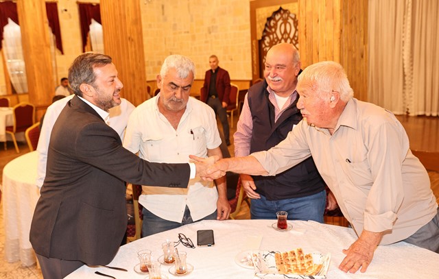 BAŞKAN KOCAİSPİR, ÖNCEKİ DÖNEMİN MUHTARLARIYLA BULUŞTU