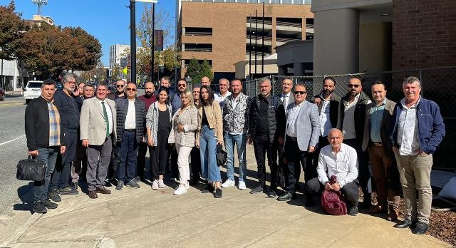 AKDENİZLİ MOBİLYACILARDAN ABD ÇIKARMASI