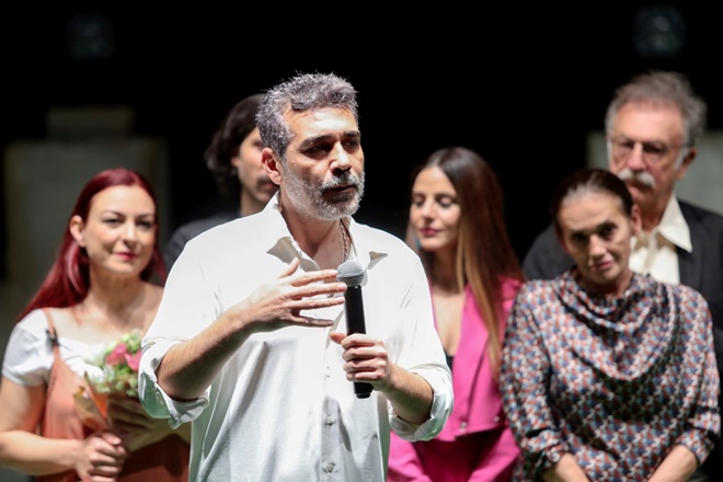 SEYHAN’DA TİYATRO DOLU GÜNLER “CANER CİNDORUK” FARKIYLA BAŞLADI