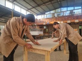 ÜRETEREK HAYALLERİNE KOŞUYORLAR