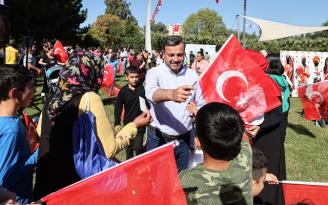 ÇOCUKLAR CUMHURİYET BAYRAMI’NI ŞENLİKLE KUTLADI