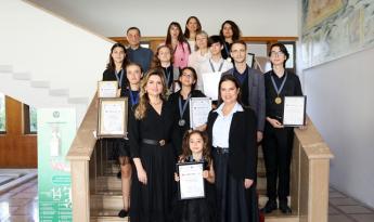 REKTÖR PROF. DR. TUNCEL, ÖDÜLLÜ ÖĞRENCİLERİ MAKAMINDA AĞIRLADI